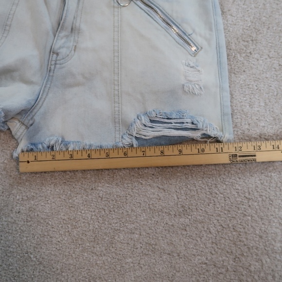 G by Guess Light Wash Distressed High-waist Jean Shorts 30x2 - Picture 10 of 10
